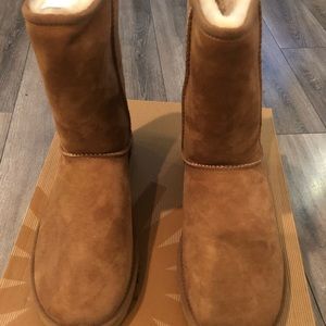 Short Classic Ugg